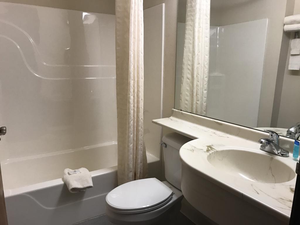Monroe Heights Grove City Extérieur photo