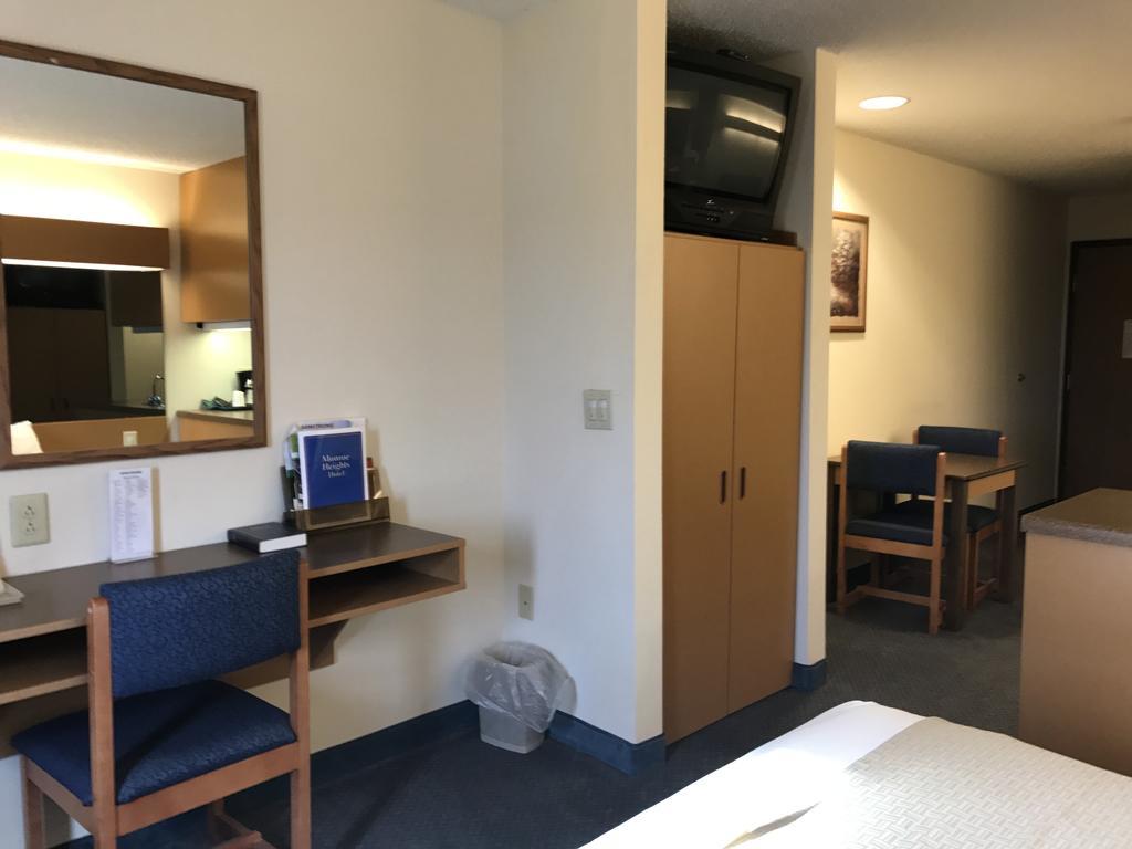 Monroe Heights Grove City Extérieur photo